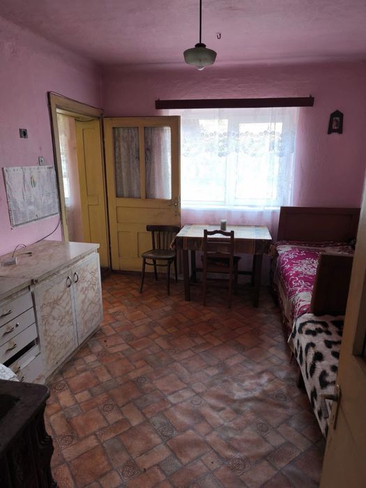 Vând casă ,curte și grădină cu suprafața de 1087 m² în satul Capud,oraș Teiuș, preț:45.000€,ușor negociabil .Detalii la nr de tel: 0745152051.