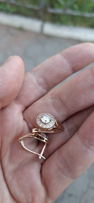 Золотые серьги 585