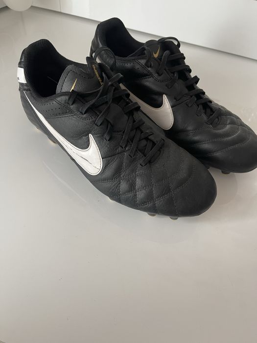 Ghete de fotbal nike tiempo de colectie