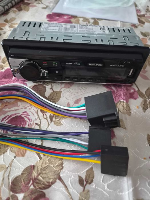 Аудио радио с USB за кола