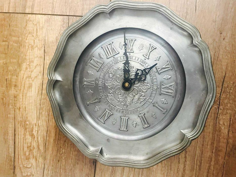 Винтидж стенен часовник