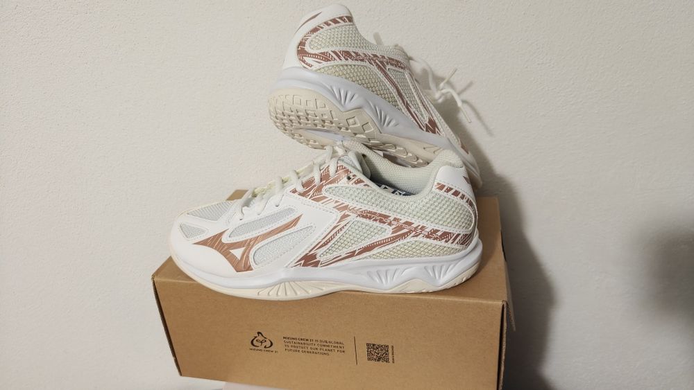 Adidasi Mizuno Lightning Star Jr. 39