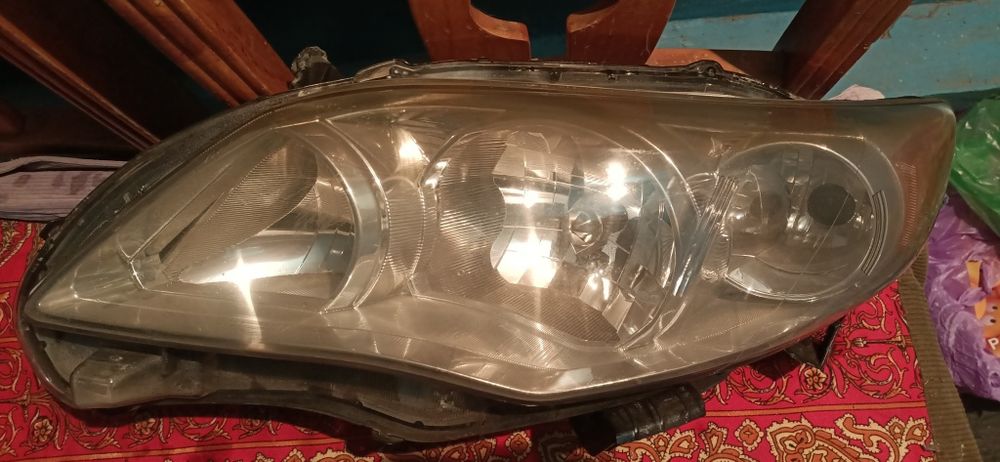 Фара на Тойота Королла  б/у