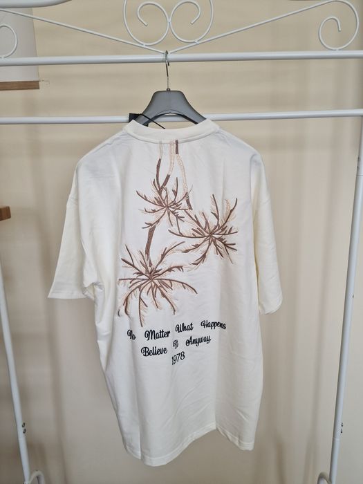 Страхотни тениски , овърсайз,  унисекс 
INFINGTER 
Най-висок клас материя и
изработка
Размери  S M L XL 2XL 
Всеки един артикул разполага с QRкод за
п