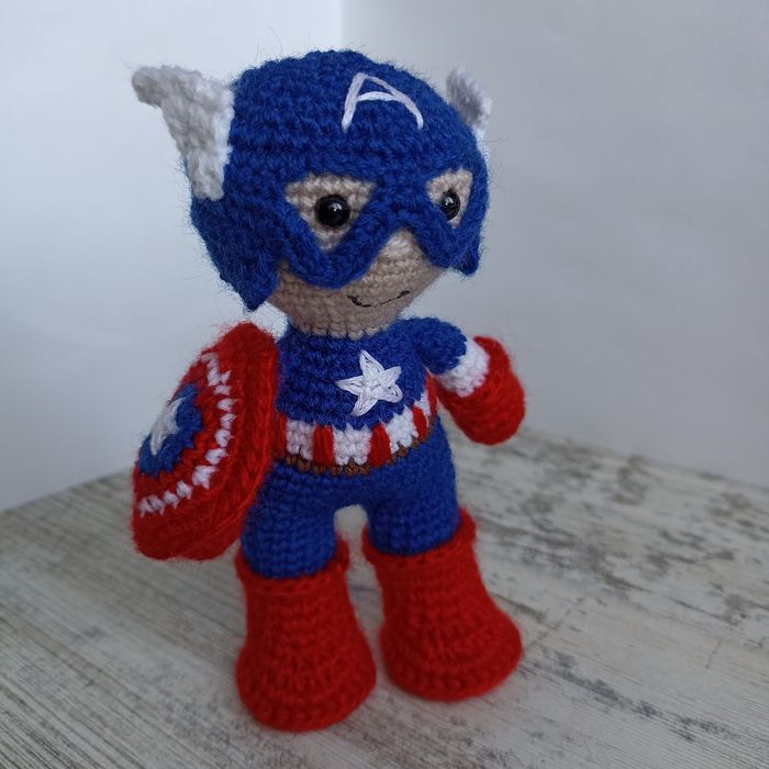 Вязаная игрушка- супергерои