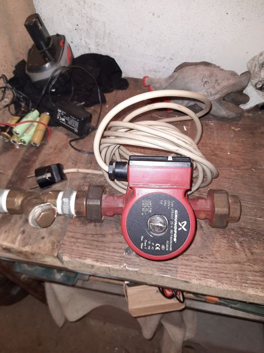 Помпа за камина     Grundfos