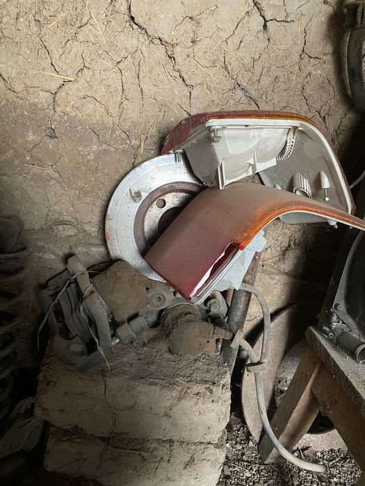 Audi 80 1.8 карбератор