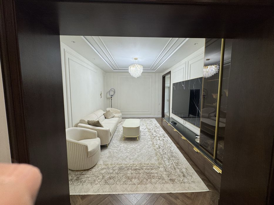 Продаётся двух комнатная квартира с ремонтом нео классика