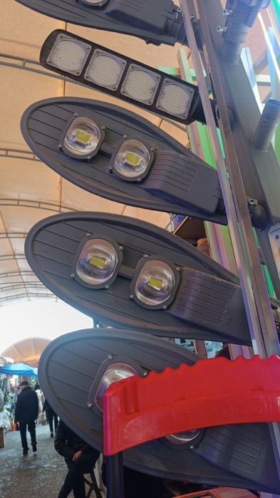 Projektor yoritgich led lampa solar led солничний проектор прожектор