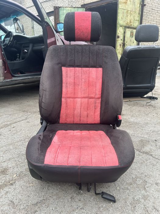 Переднее сиденье Audi C4