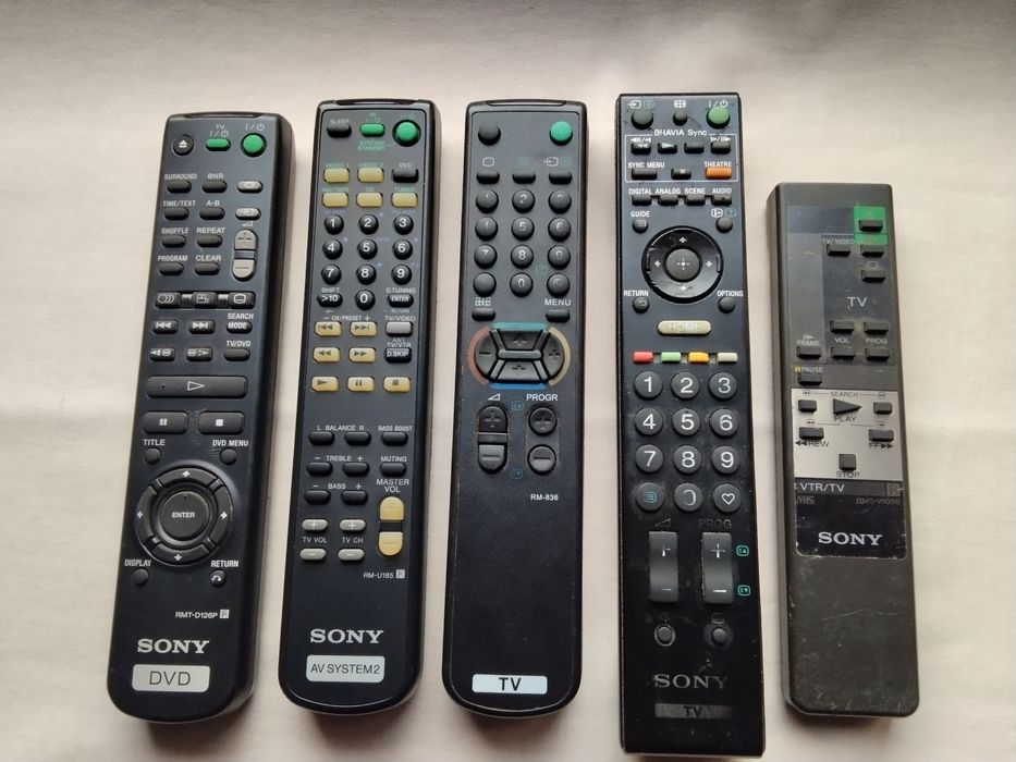 оригинални рядки и ценни дистанционни на Сони нов внос от Англия