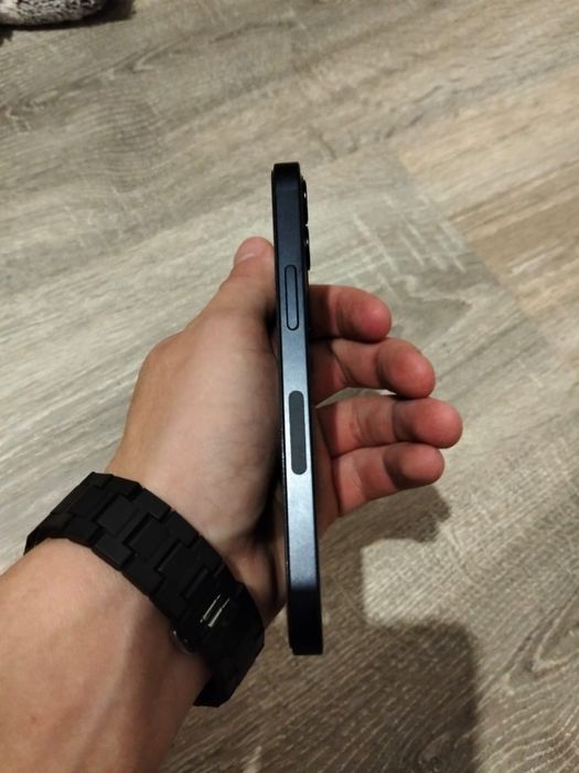 Продам Iphone 12 mini