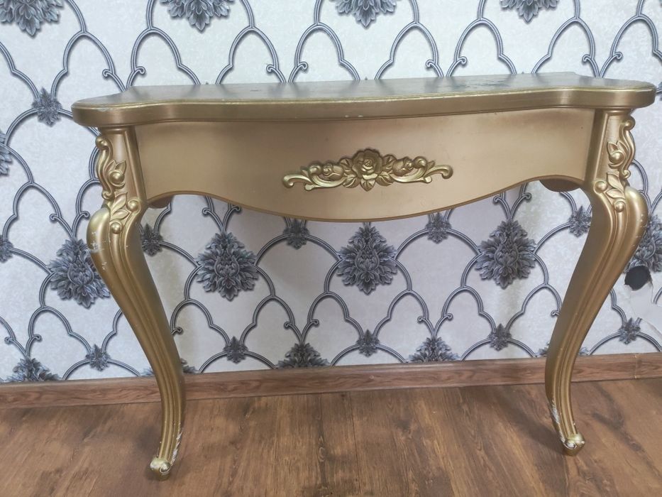 Консоль золотая дерево