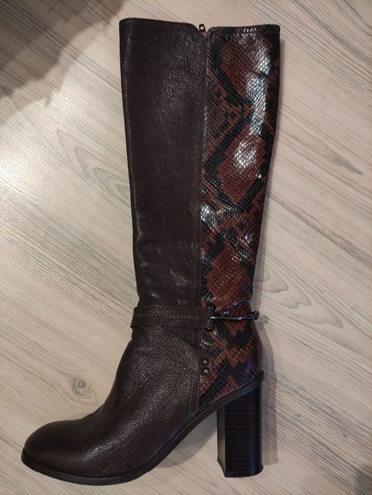 Стилни кожени  ботуши до коляното