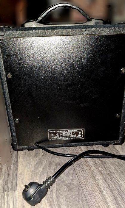 Продаётся электрогитара Cort