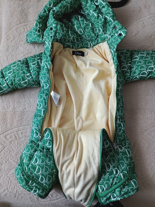 Продам детский комбинезон