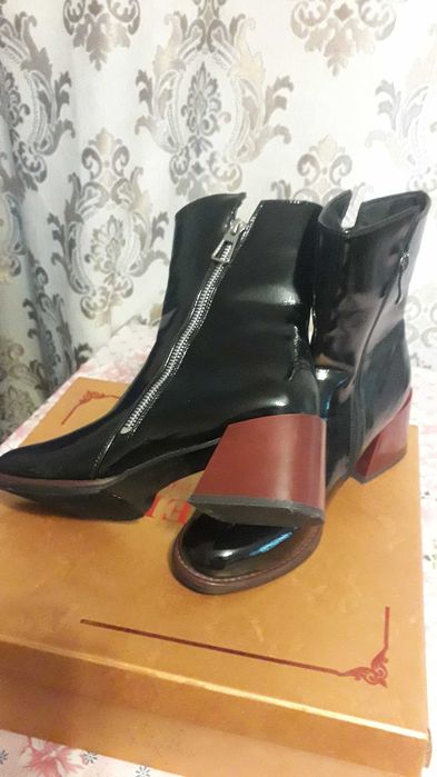 полусапожки женские