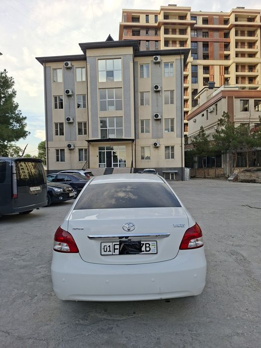 Срочно продаю тоиота ярис