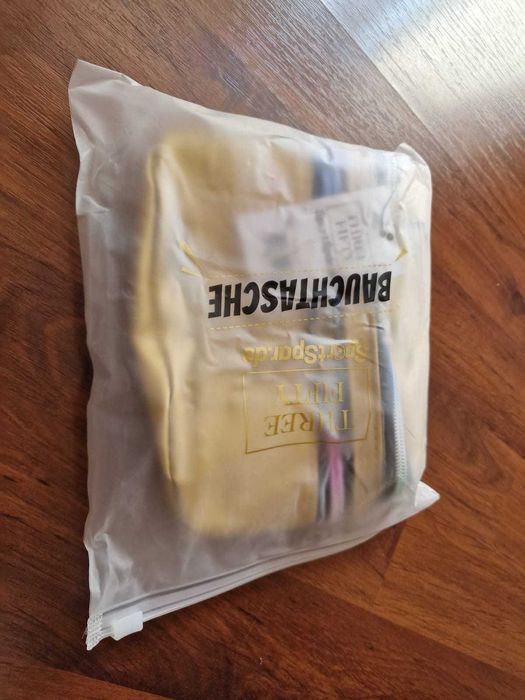 Borseta aurie din colectia THREE FIFTY, noua, sigilata