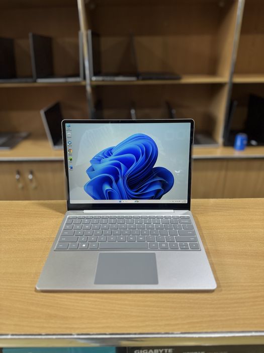 Windows Surface Go 2 Ideal xolatda