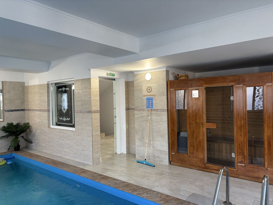 Oferim vila Moderna 6 camere cu bai ! Piscina sauna !