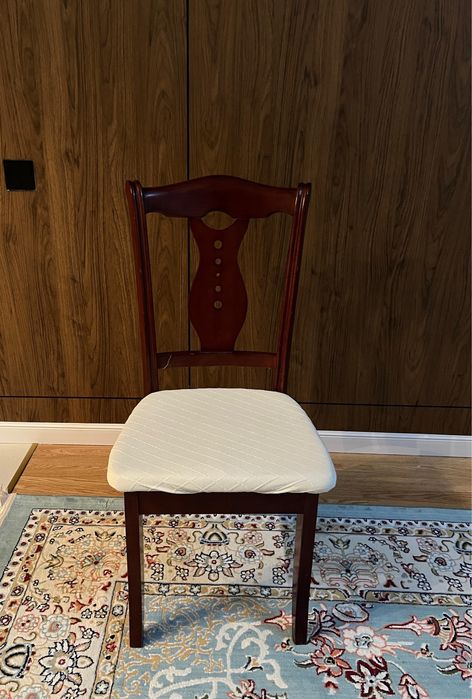 Стол со стульями