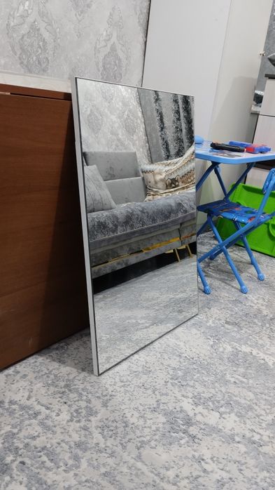 Продаю зеркало новое