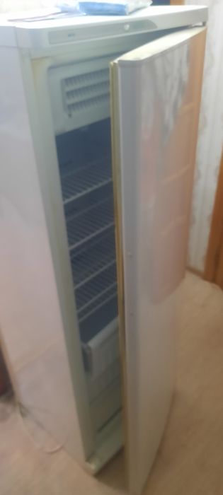 Продам морозильную камеру