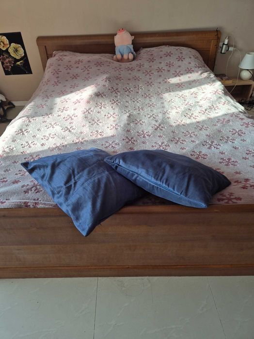 Легло с матрак напълно запазаено, дървено 140/200 Бургас, кв. Сарафово