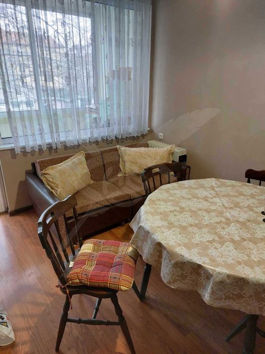 Дава се под наем Тристаен апартамент в Варна, Окръжна болница - 80 кв.м за 450 € - Снимка #1