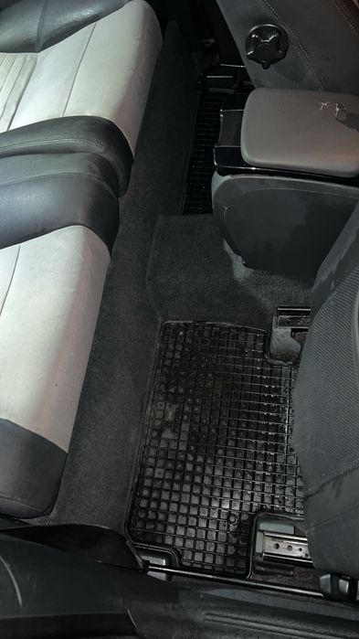 Volvo c30 2.4d 2008 sau dezmembrez la cerere cat mai mare !!!!!