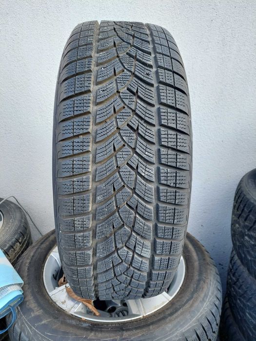 Set 4 anvelope Goodyear ultragrip 235 60 r17 ci148