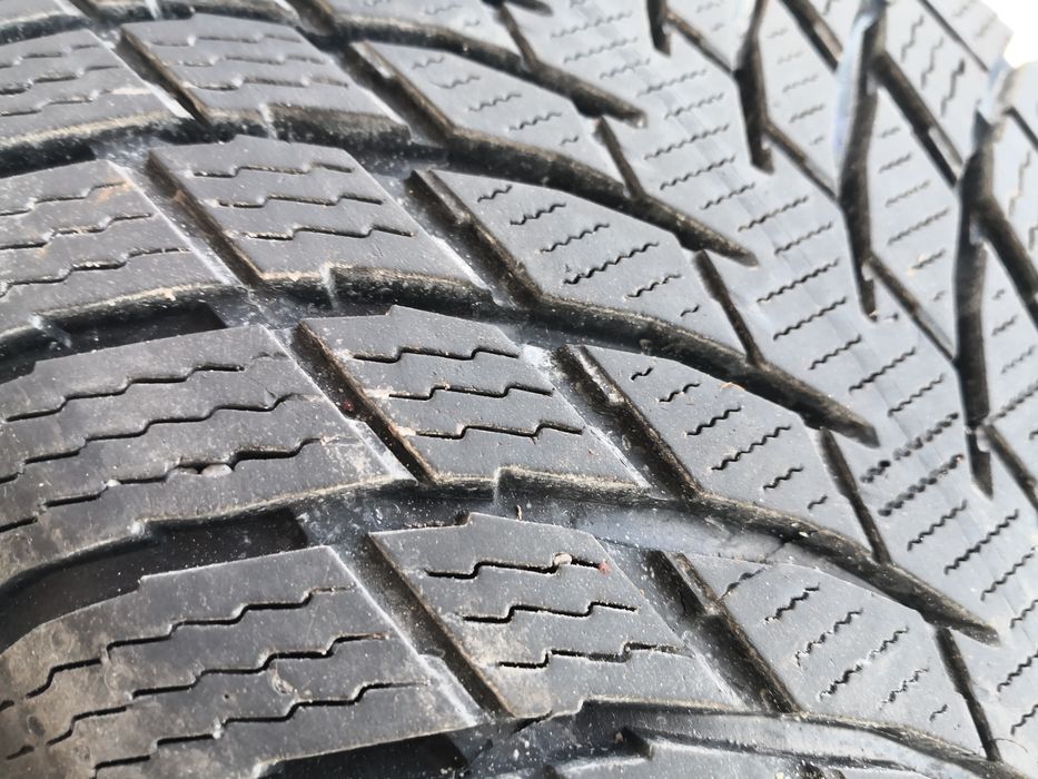 225 55 17 цола гуми като nokian dot 22  4 броя