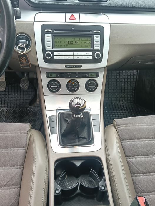 Vând Volkswagen Passat 2008