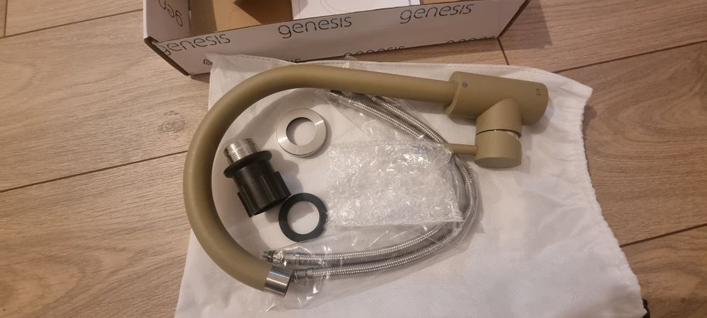 Vând baterie chiuveta nefolosita.