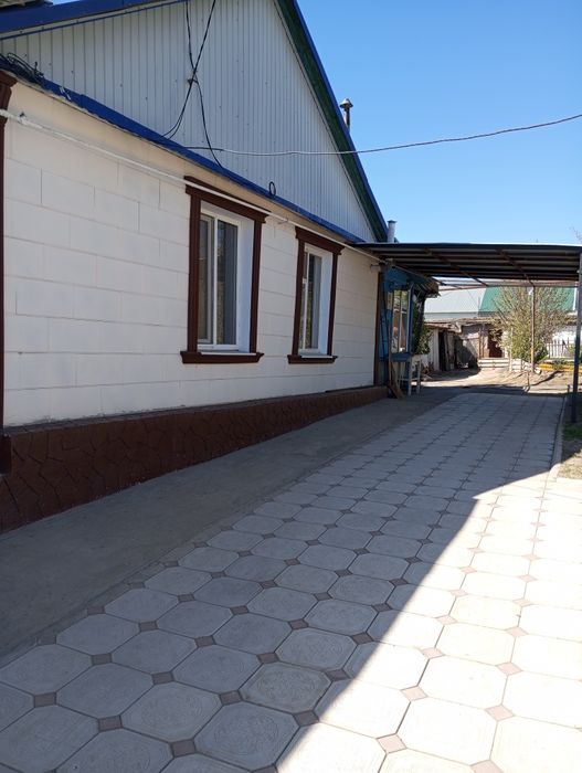 Срочно продам пол дома в центре города!