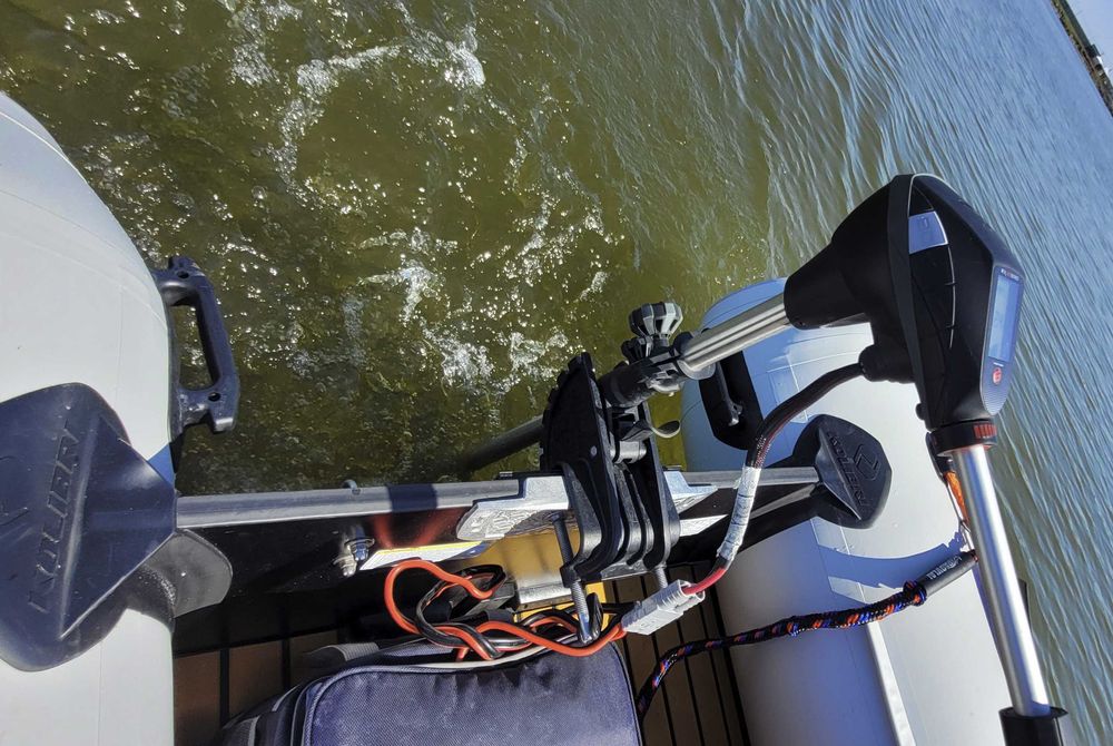 motor electric + baterie si accesorii pentru barca