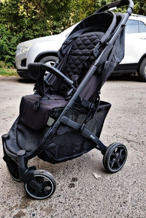 Прогулочная коляска продам