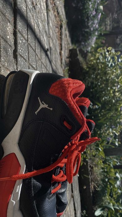 Nike Air Jordan Max Aura 3 / Black Red