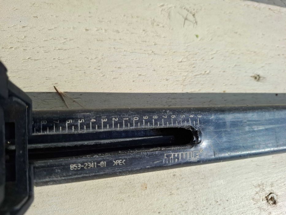 Thule Roofbar (универсален багажник за монтаж на рейлинг)