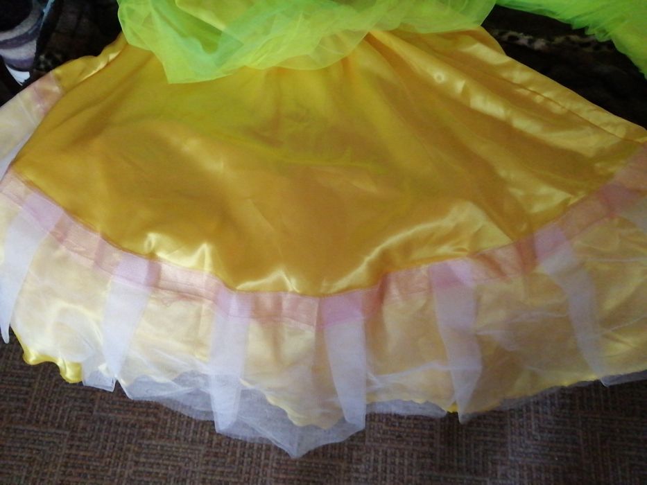 Бальное платье на девочку 7-9 лет