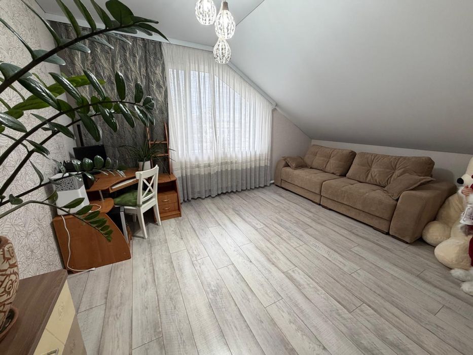 Продается 5 ком.дом р-н Подгара.