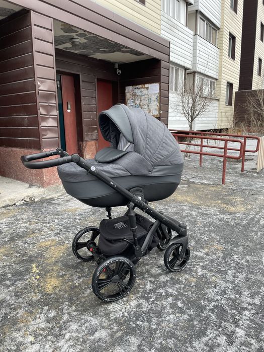 Продам коляску Adamex Encore 2 в 1