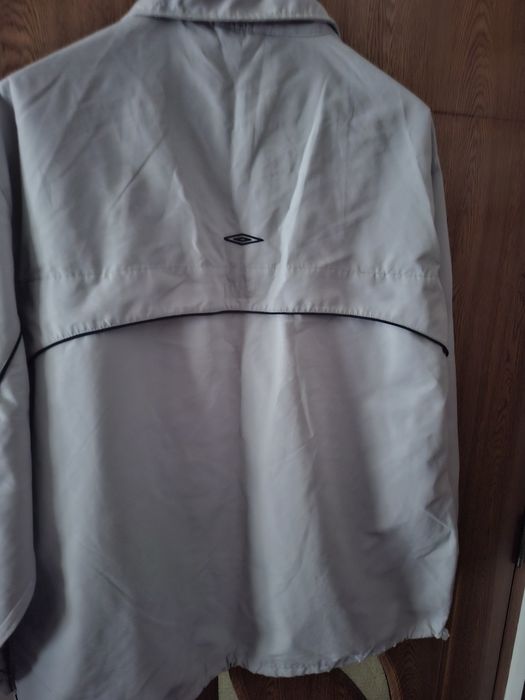 Geaca din material textil UMBRO.
