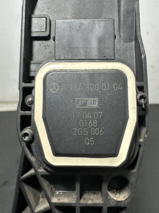 Pedala acceleratie Mercedes ML W164 320cdi A1643000104