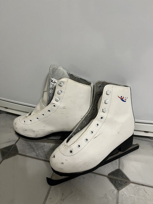 Продам коньки 34р
