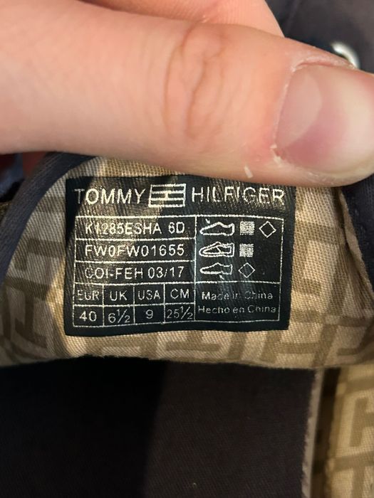 Tommy Hilfiger момчешки тъмносини кецове 40 номер