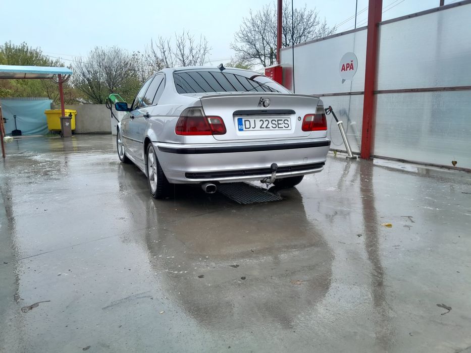 Vand bmw e46 motor 2.2 benzina stare buna