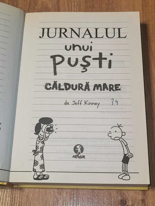 Set carti "Jurnalul unui pusti" (vol. 1 si 4) si "Insemnarile unei pustoaice" (vol. 1), aproape noi