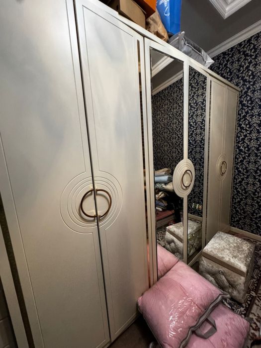 Спальный гарнитур